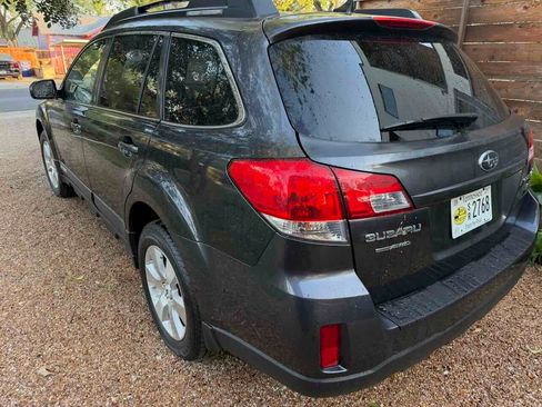 Used 2011 Subaru Outback 3.6R Limited w/ PWR Moonroof Pkg AWD/4WD image 10