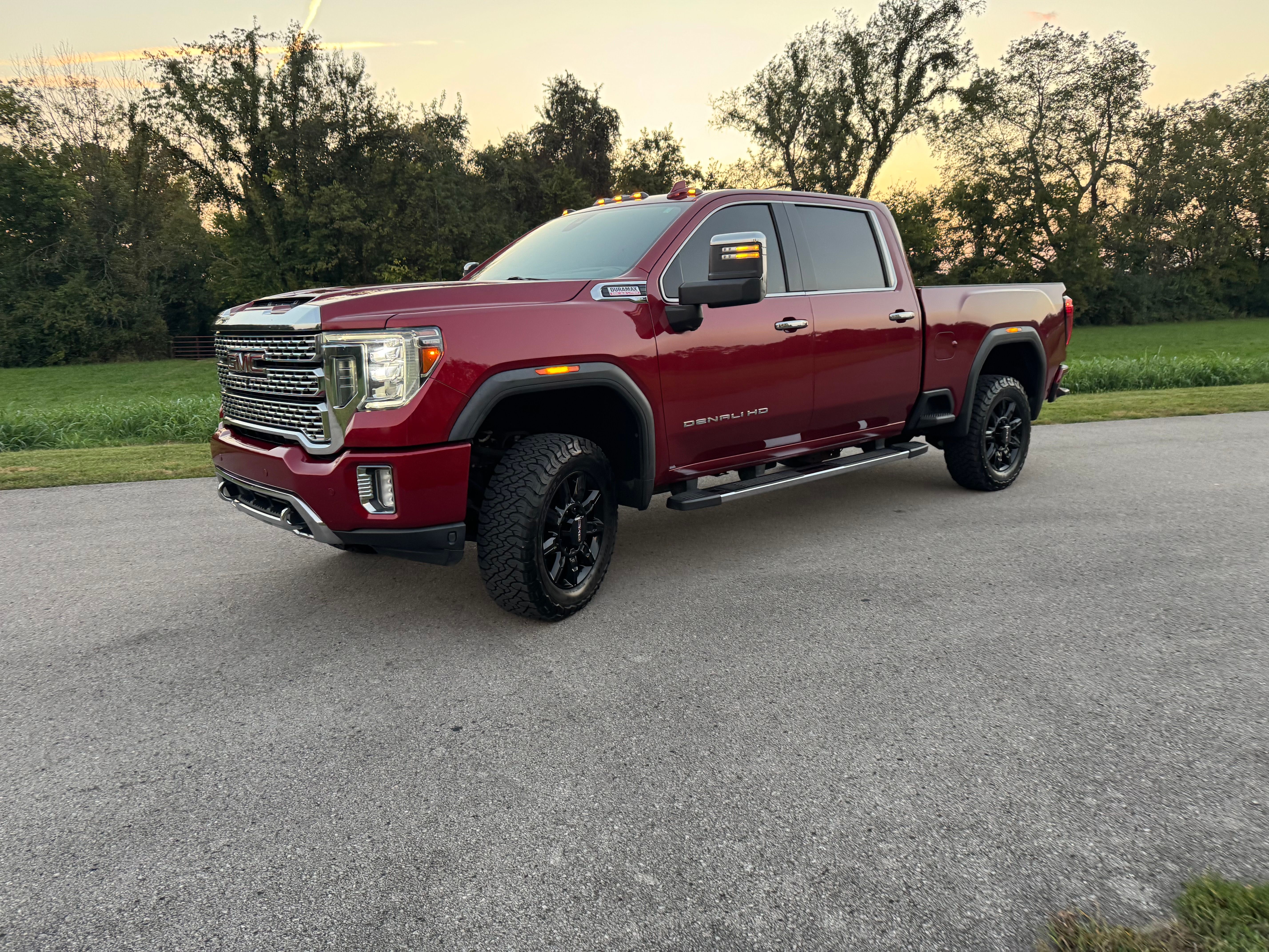 Used 2023 GMC Sierra 2500 Denali w/ Denali Ultimate Package AWD/4WD image 9