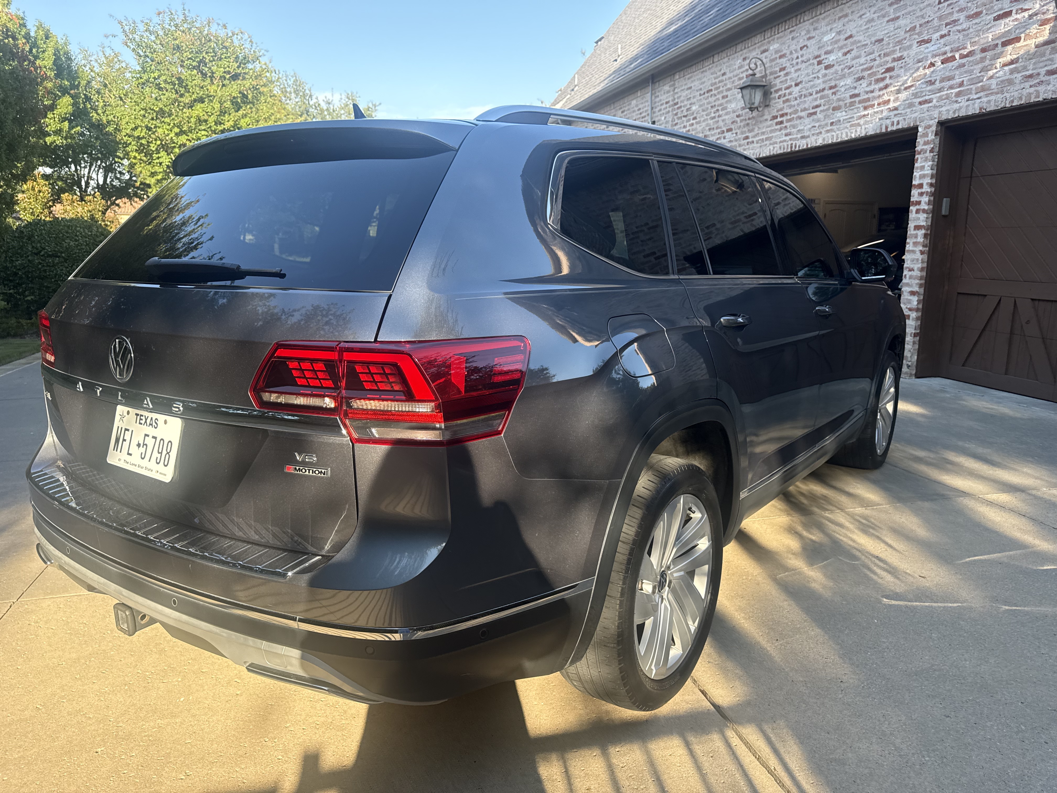 Used 2018 Volkswagen Atlas SEL Premium AWD/4WD image 5
