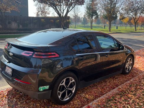 Used 2014 Chevrolet Volt Premium w/ Premium Trim Package image 5