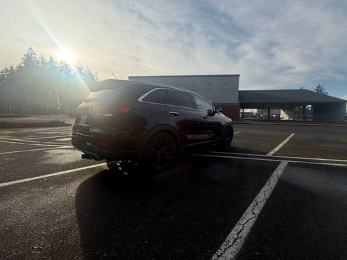 Used 2020 Kia Sorento EX image 10