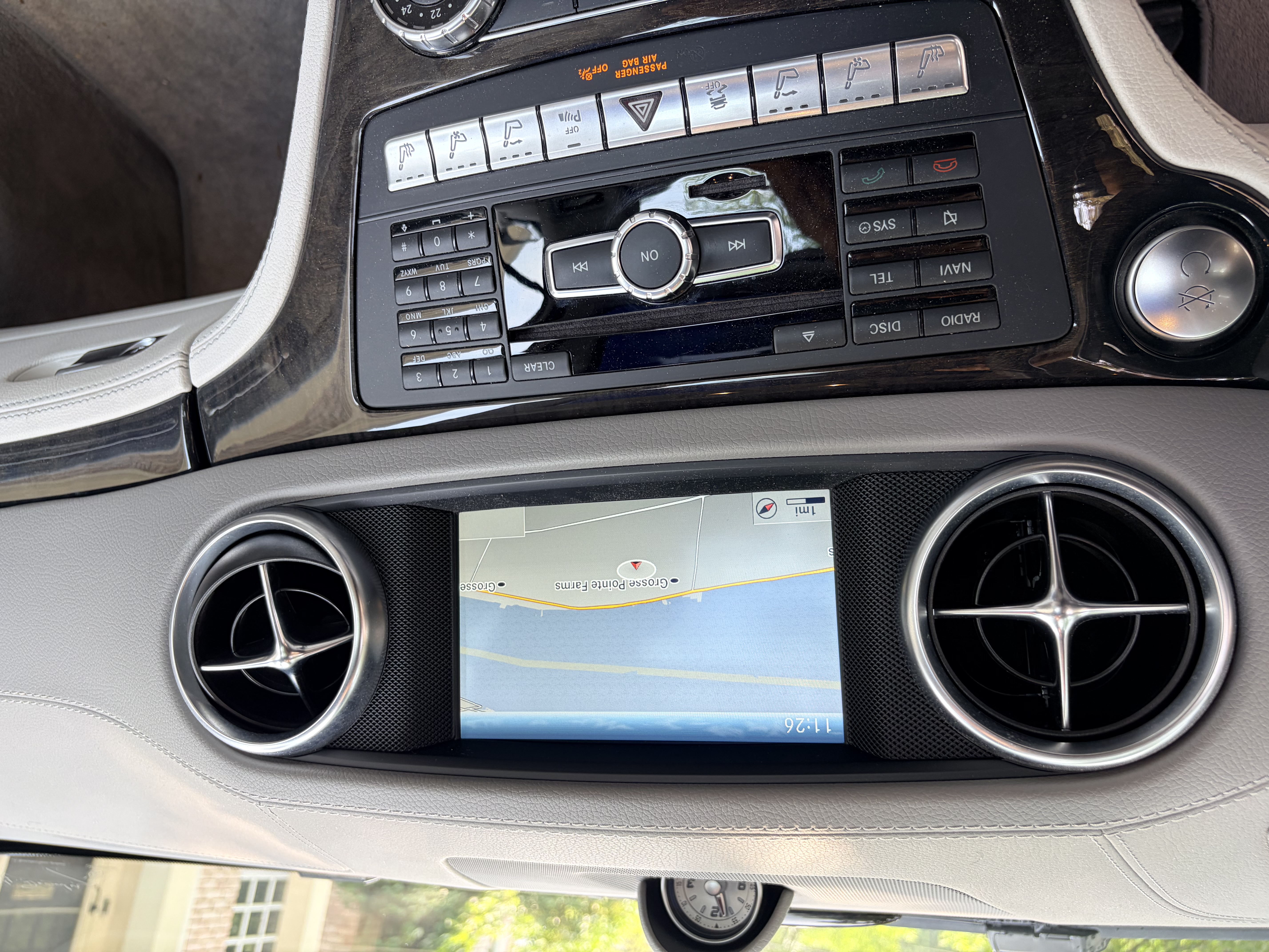 Used 2015 Mercedes-Benz SL 550 image 14