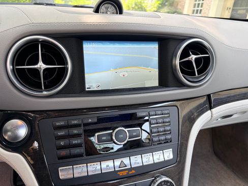 Used 2015 Mercedes-Benz SL 550 image 14