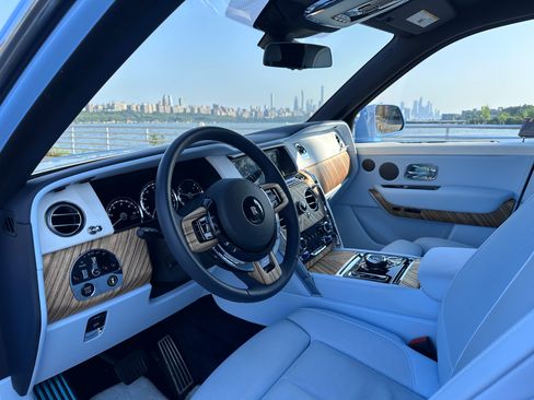 Used 2023 Rolls-Royce Cullinan image 9