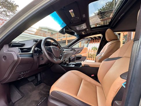 Used 2021 Lexus ES 300h w/ Premium Package FWD image 10