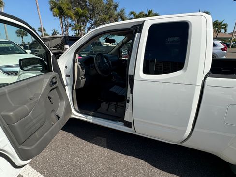 Used 2019 Nissan Frontier S image 5