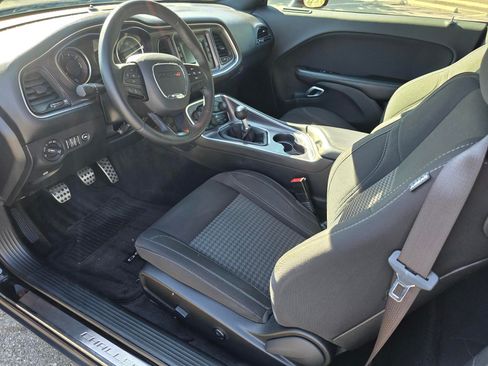 Used 2017 Dodge Challenger R/T RWD image 11