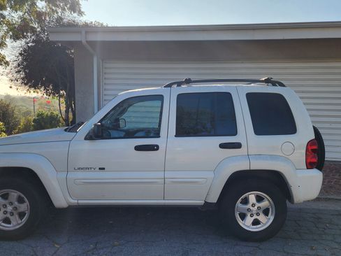 Used 2003 Jeep Liberty Limited image 8