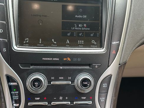 Used 2018 Lincoln MKX Select w/ Select Plus Package AWD/4WD image 8