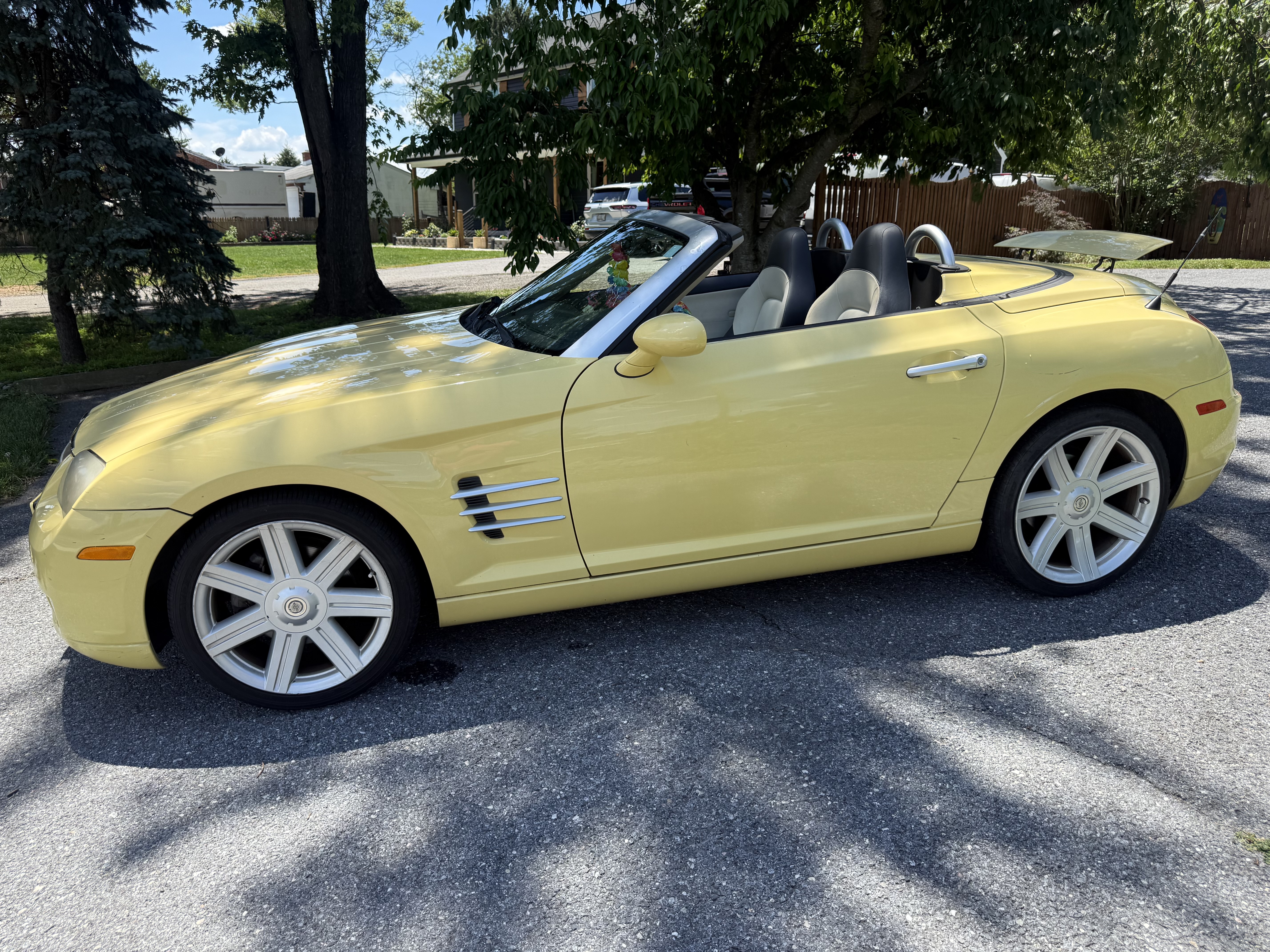 Used 2005 Chrysler Crossfire Limited RWD image 17