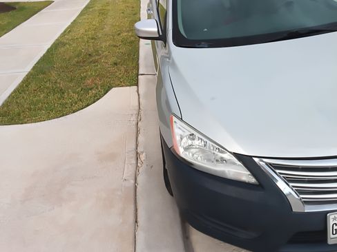 Used 2014 Nissan Sentra SV image 4