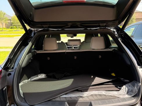 Used 2020 Lexus UX 250h w/ Premium Package AWD/4WD image 4