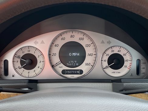 Used 2008 Mercedes-Benz E 350 Sedan image 15