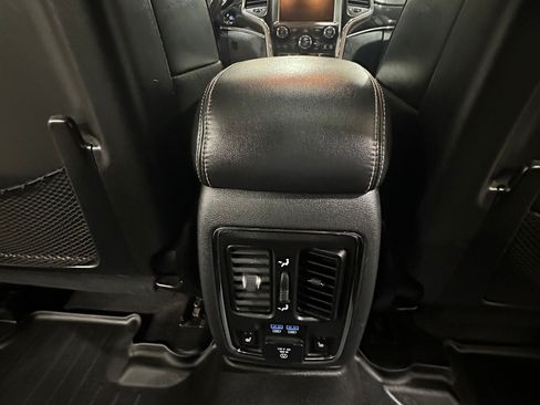 Used 2017 Jeep Grand Cherokee Overland image 19