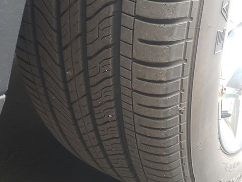 Used 2013 Ford Edge Limited w/ Vision Pkg image 2