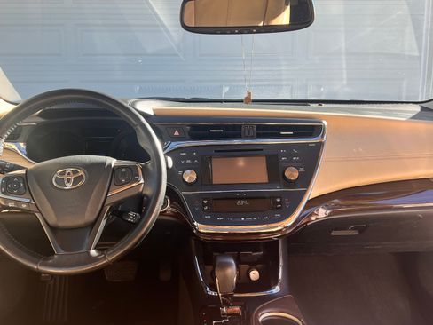 Used 2013 Toyota Avalon XLE image 6