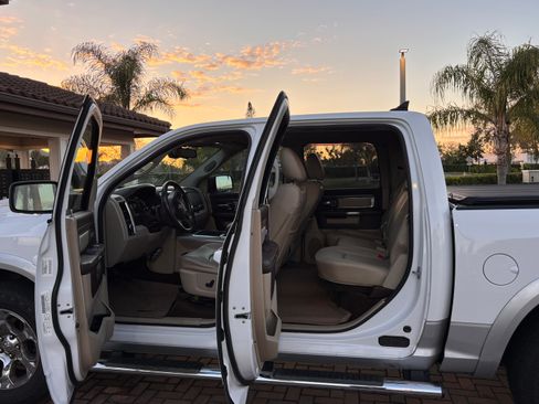 Used 2014 RAM 1500 Laramie w/ Convenience Group image 15