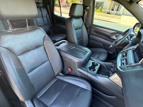 Used 2023 Chevrolet Tahoe LT w/ Luxury Package RWD image 25