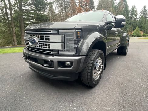 Used 2017 Ford F450 Platinum w/ Platinum Ultimate Package image 4