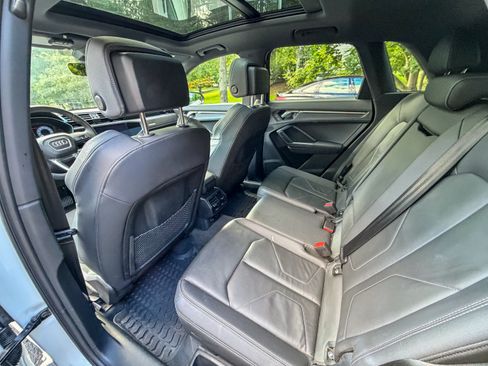 Used 2025 Audi Q3 2.0T Premium w/ Convenience Package AWD/4WD image 18