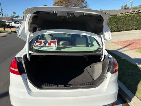 Used 2017 Ford Focus SE image 6