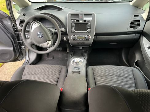 Used 2017 Nissan Leaf S w/ Charge Package image 6