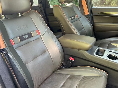 Used 2011 Jeep Grand Cherokee 70th Anniversary AWD/4WD image 10