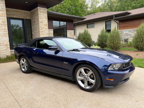 Used 2011 Ford Mustang GT Premium w/ Electronics Pkg RWD image 1