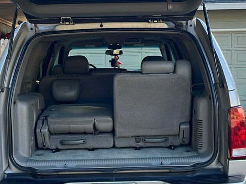 Used 2005 Cadillac Escalade AWD image 13