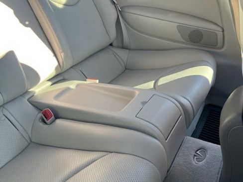 Used 2010 INFINITI G37 Journey w/ Premium Pkg image 9