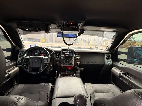 Used 2015 Ford F250 Lariat w/ Lariat Interior Package AWD/4WD image 10