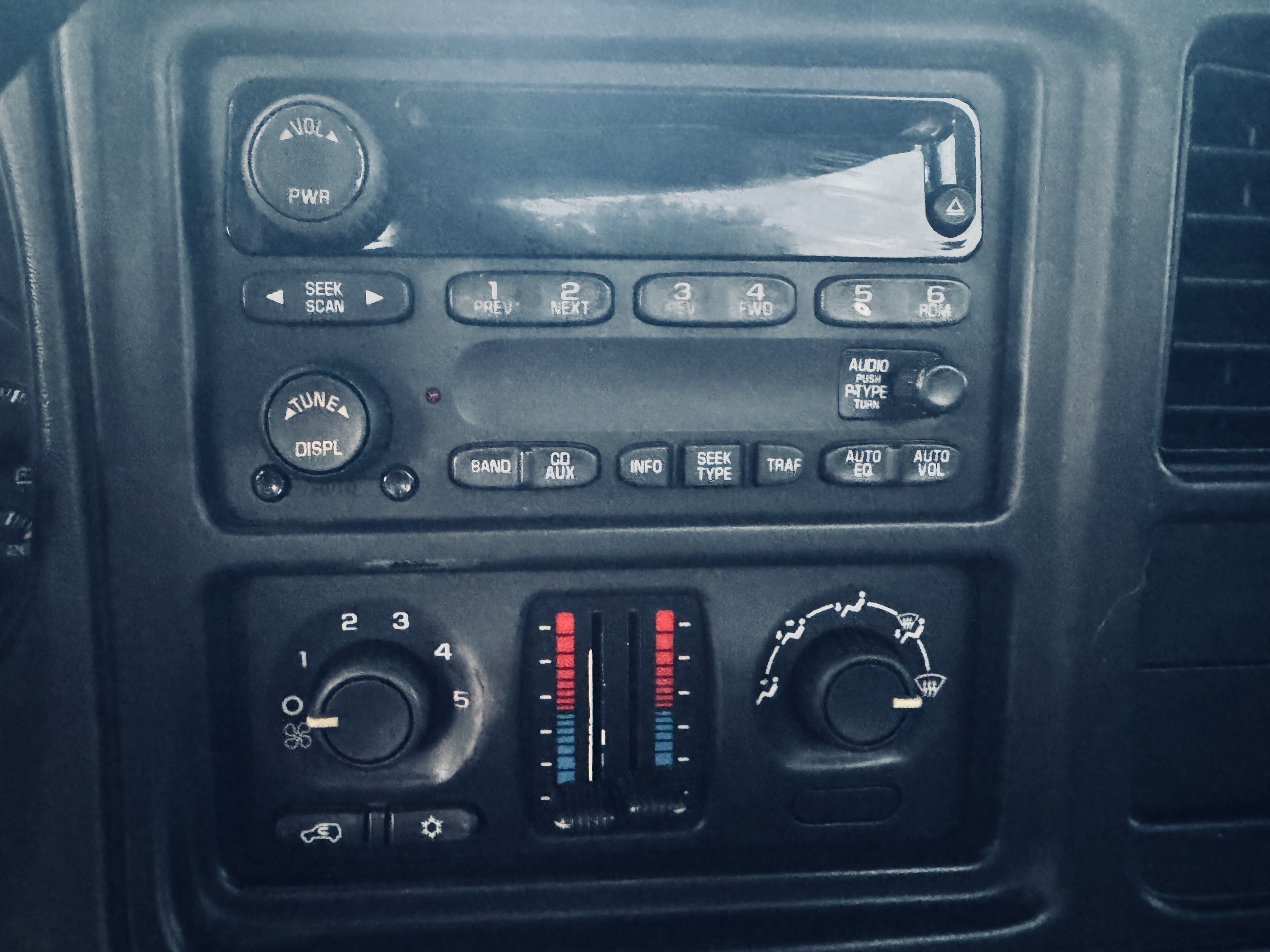 Used 2004 GMC Sierra 1500 2WD Regular Cab image 10