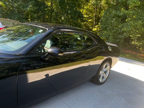 Used 2009 Dodge Challenger SRT8 w/ SRT Option Group II RWD image 15