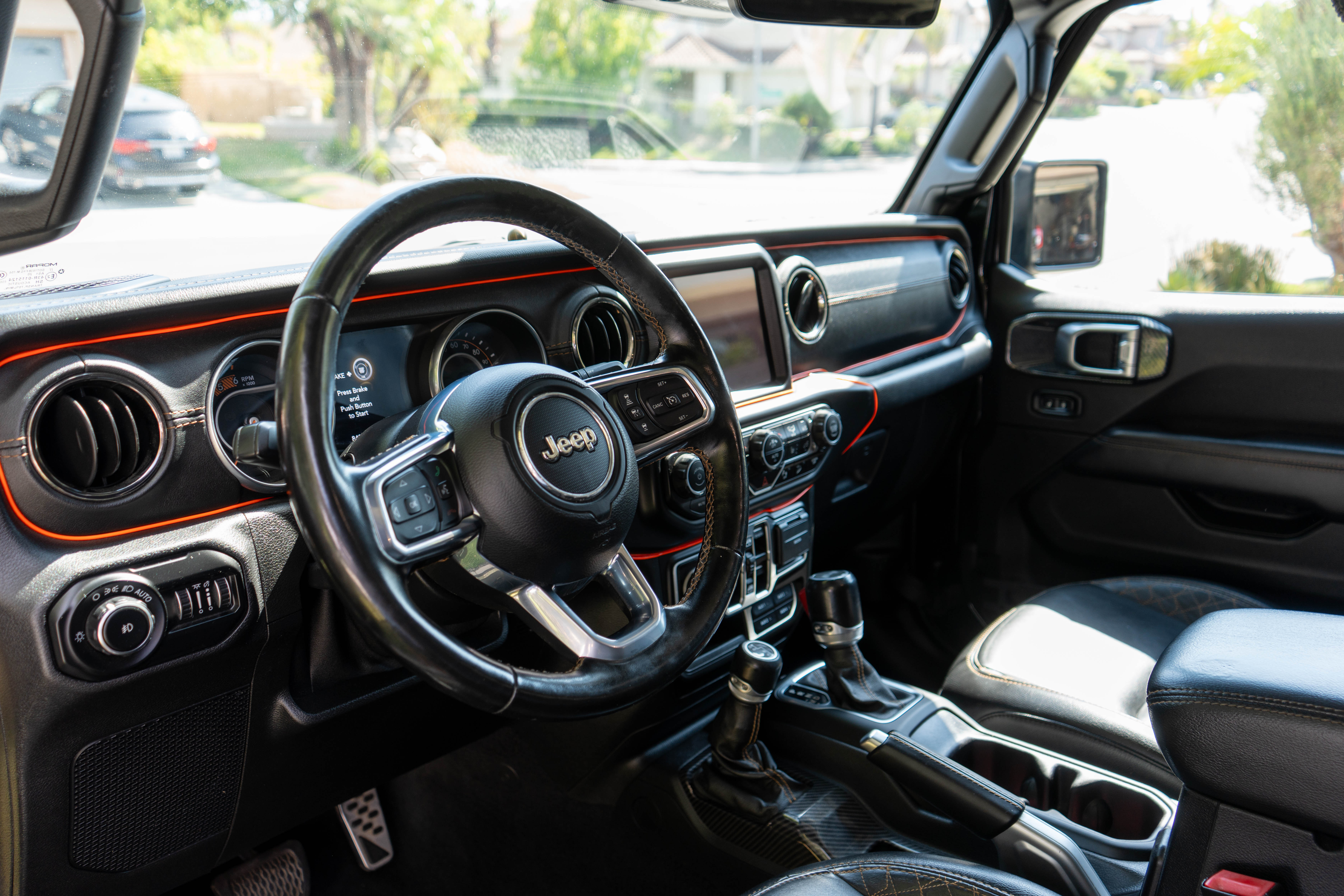 Used 2020 Jeep Wrangler Unlimited Sahara AWD/4WD image 12
