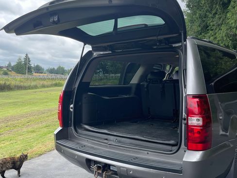 Used 2007 Chevrolet Suburban LT w/ LT Preferred Equipment Group image 11