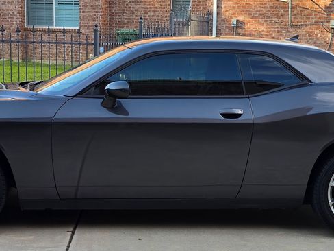 Used 2023 Dodge Challenger SXT w/ Plus Package image 8