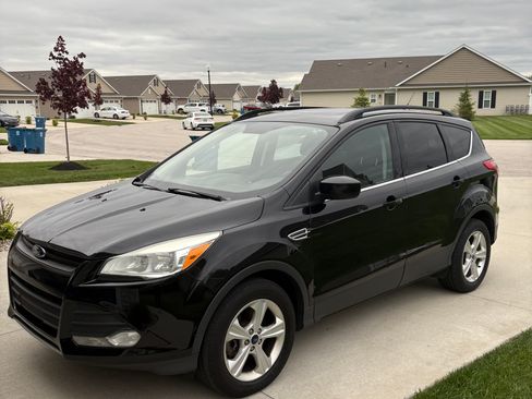 Used 2016 Ford Escape SE w/ SE Leather Comfort Package AWD/4WD image 1