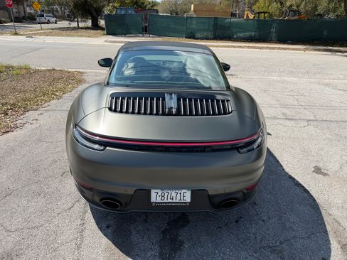 Used 2021 Porsche 911 image 12