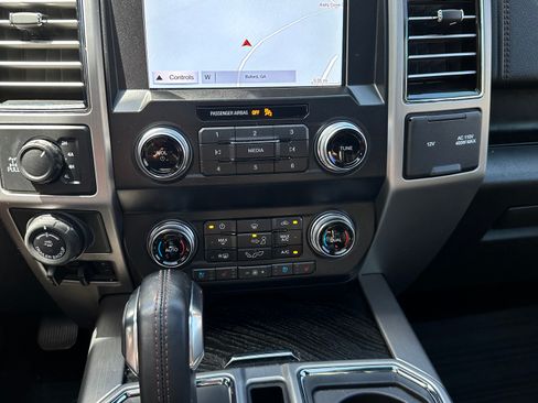Used 2019 Ford F150 Platinum w/ Equipment Group 701A Luxury image 14