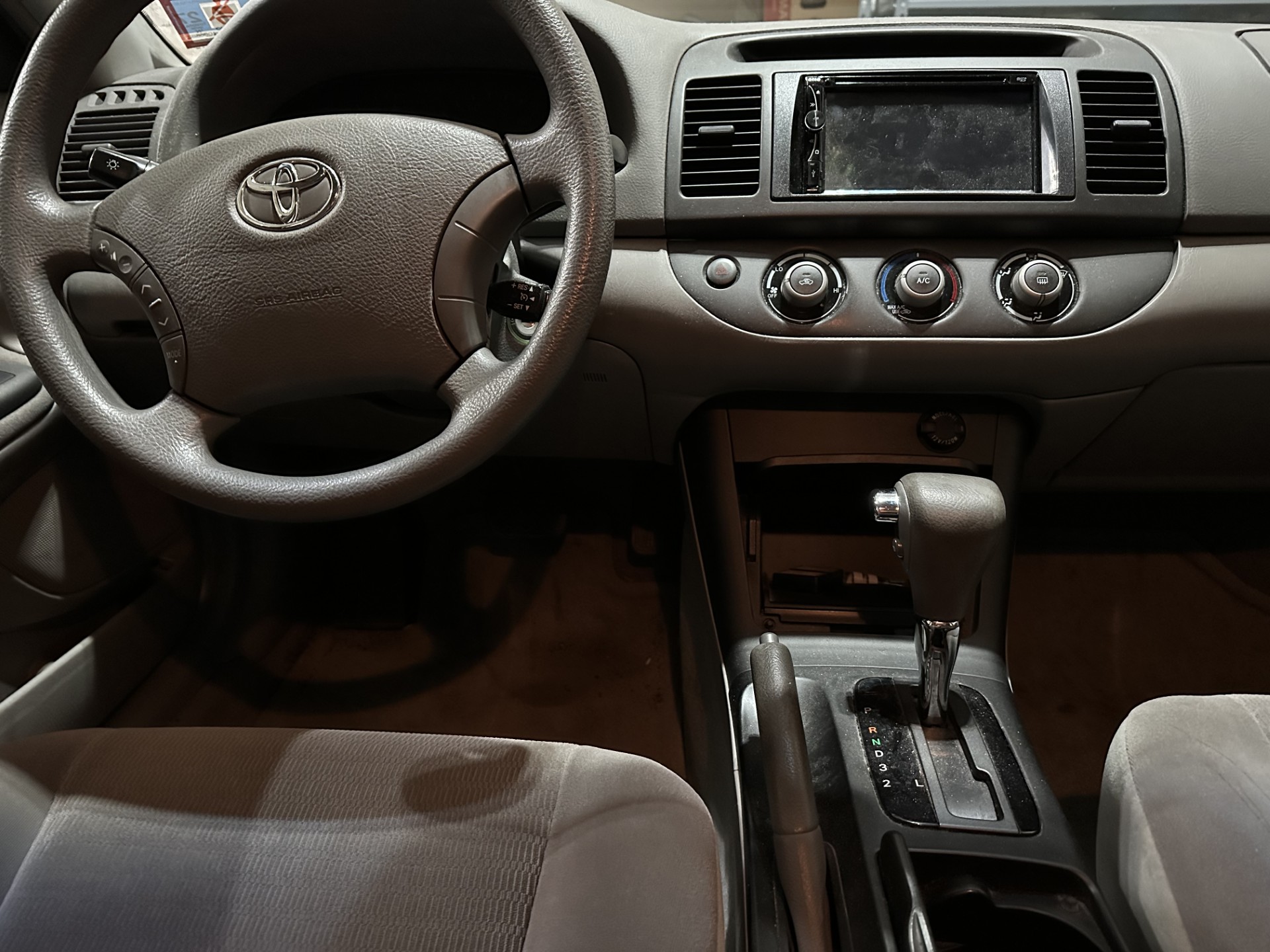 Used 2005 Toyota Camry LE FWD image 3