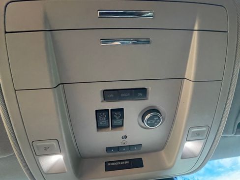 Used 2018 Chevrolet Tahoe Premier image 19