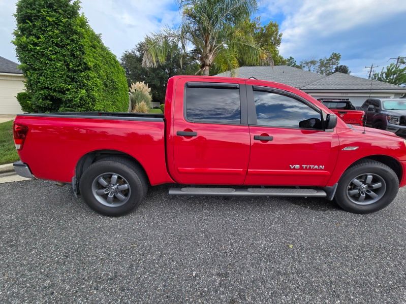 Used 2012 Nissan Titan SV w/ SV Value Truck Pkg RWD image 4