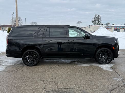 Used 2023 Cadillac Escalade ESV Sport image 4