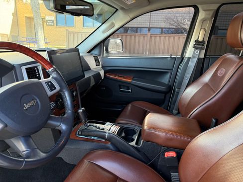 Used 2008 Jeep Grand Cherokee Overland image 8