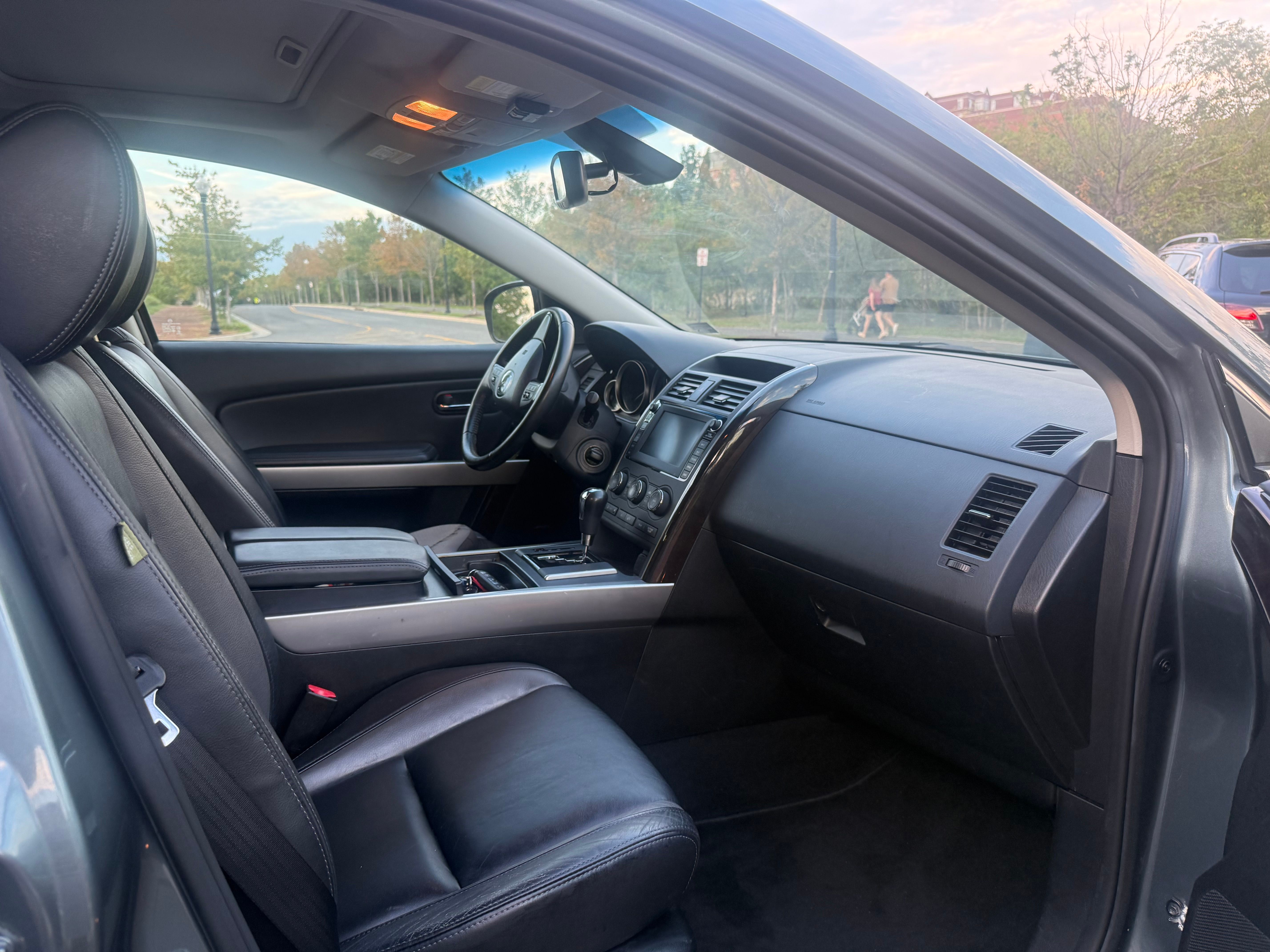 Used 2012 MAZDA CX-9 Grand Touring w/ Moonroof & Bose Audio Pkg FWD image 8