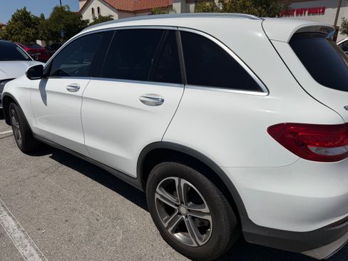 Used 2017 Mercedes-Benz GLC 300 image 2
