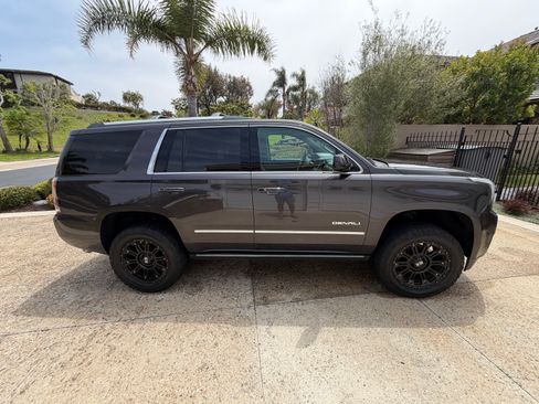 Used 2017 GMC Yukon Denali w/ Open Road Package AWD/4WD image 1