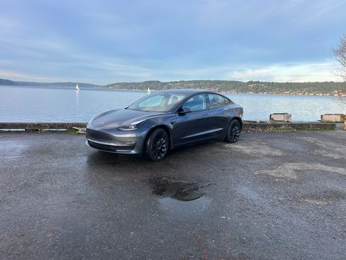 Used 2022 Tesla Model 3 Performance image 10
