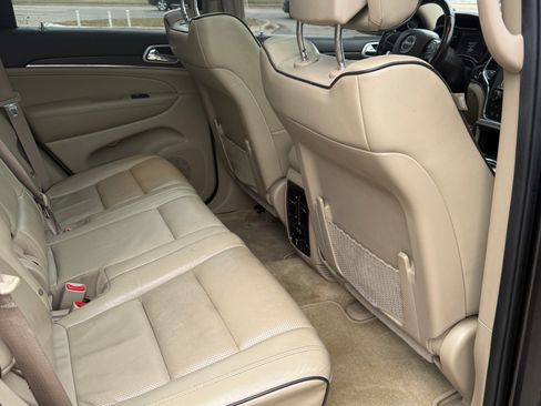 Used 2018 Jeep Grand Cherokee Overland image 11