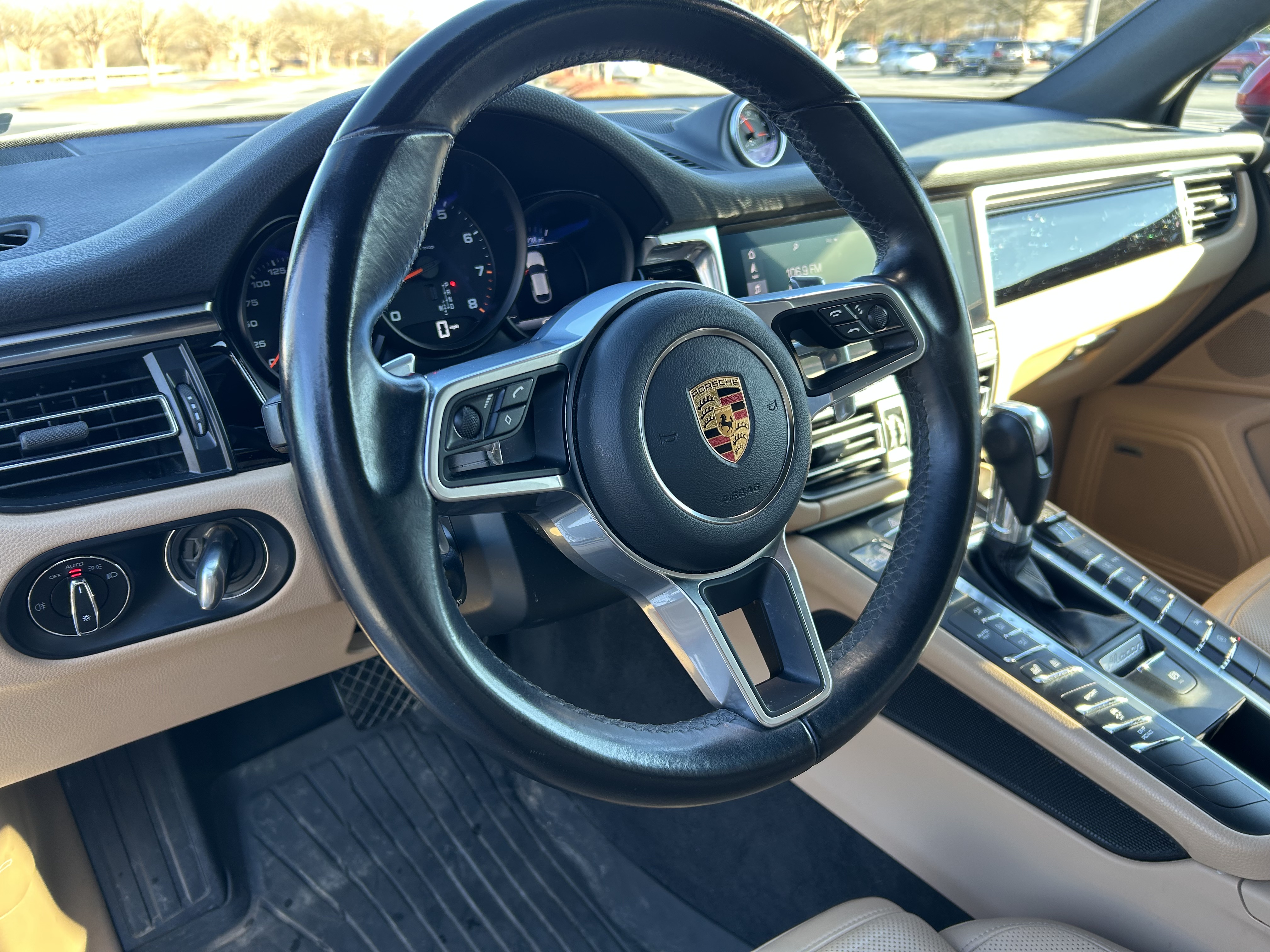 Used 2021 Porsche Macan AWD/4WD image 8